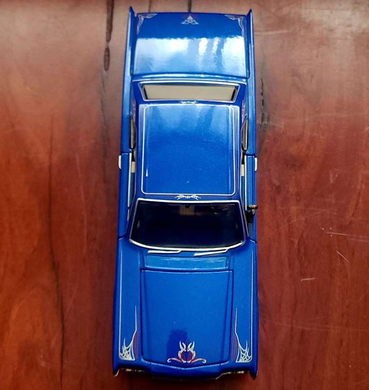 1966 Lincoln Continental (1:26)