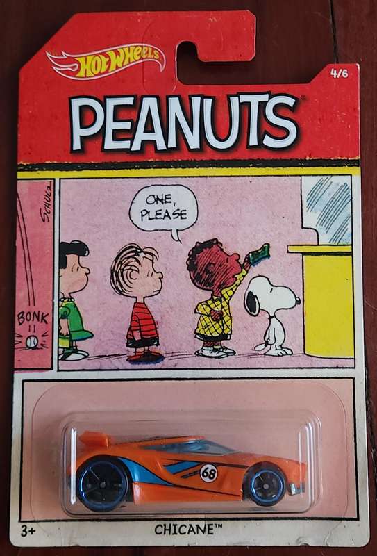 Hot Wheels Peanuts themed 4/6
