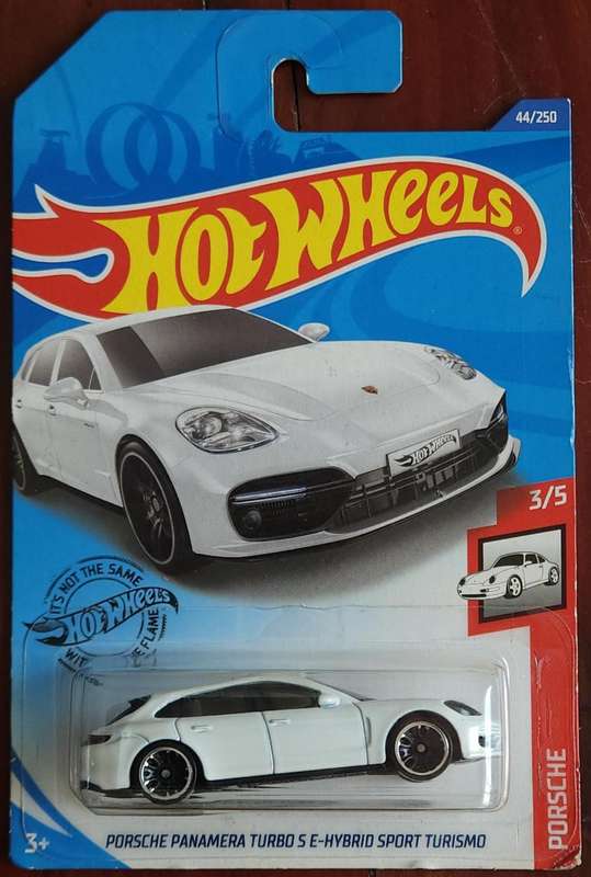 Hot Wheels 2020 Porsche Panamera S E-Hybrid Sport Turismo