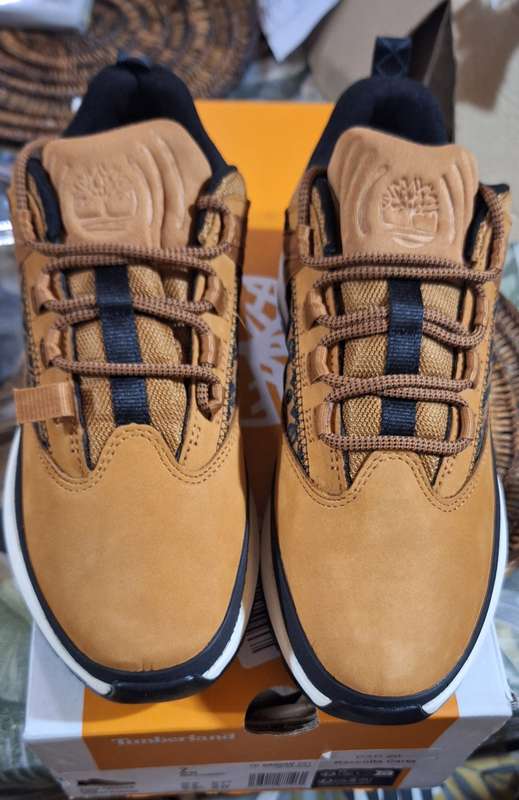 Timberland euro trekker low trainers in wheat nubuck leather UK 6.5