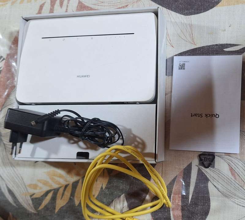 Huawei 4G Router 3 Pro White | 802.11ac WiFi, SIM Slot, VoIP, 4G CAT.11