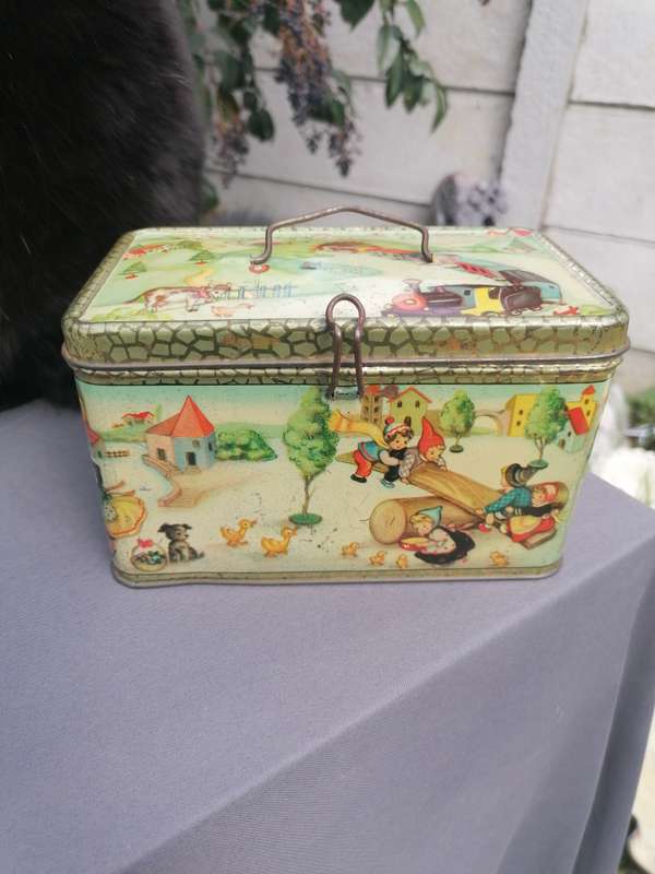 Vintage sweets tin