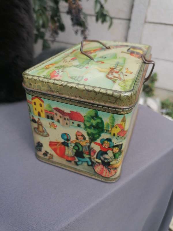 Vintage sweets tin