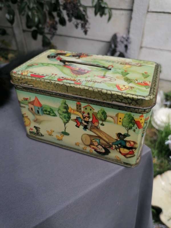 Vintage sweets tin