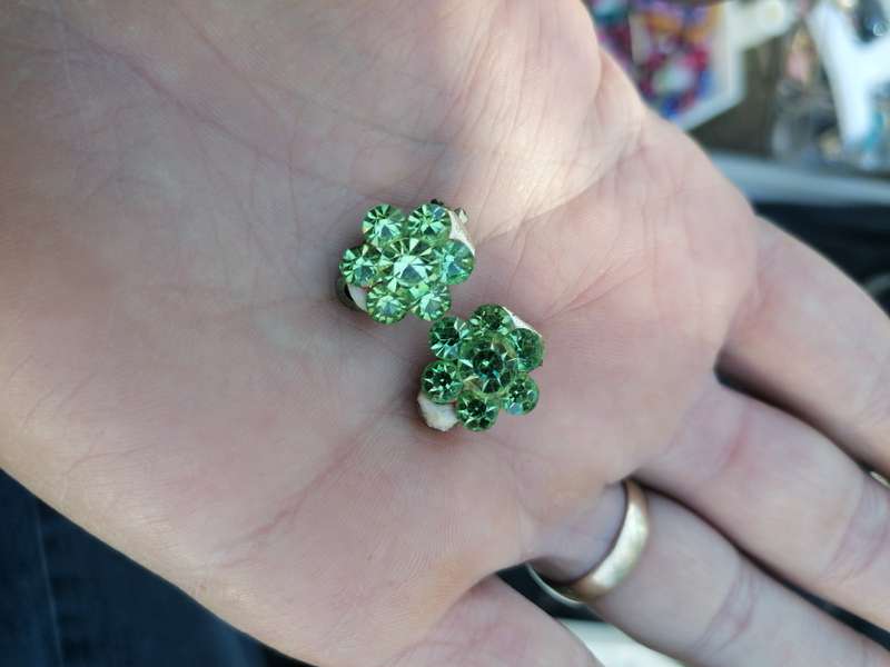 Vintage earrings. Price for the lot