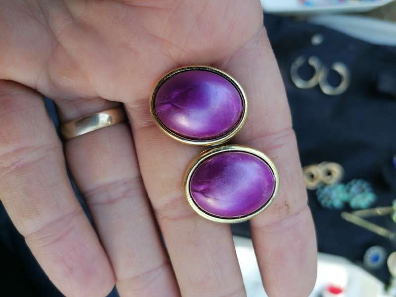 Vintage earrings. Price for the lot