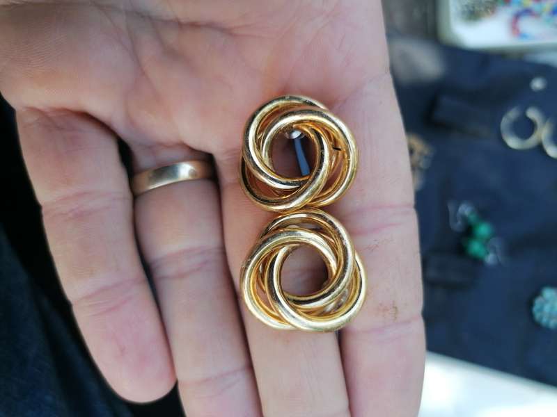 Vintage earrings. Price for the lot