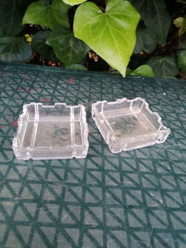 VINTAGE R C R , ROYAL CHRYSTAL ROC, 24% LEAD ITALIAN CRYSTAL ART DECO TRINKET BOX