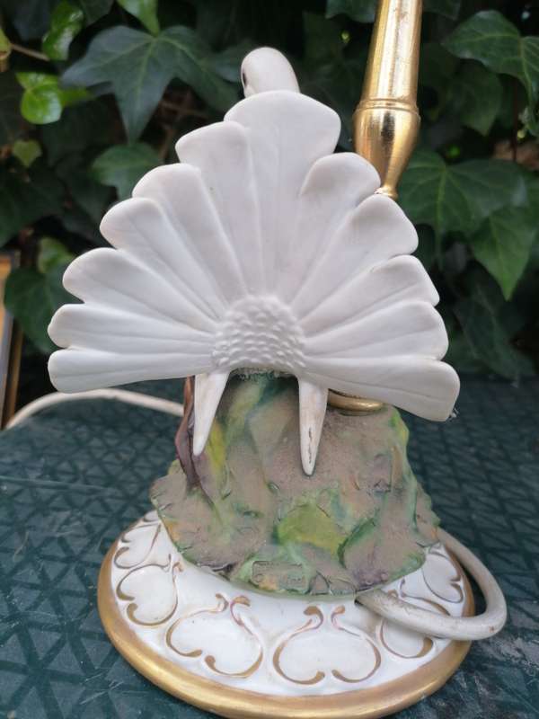 STUNNING PAIR OF CAPODIMONTE PORCELAIN DOVE TABLE LAMPS