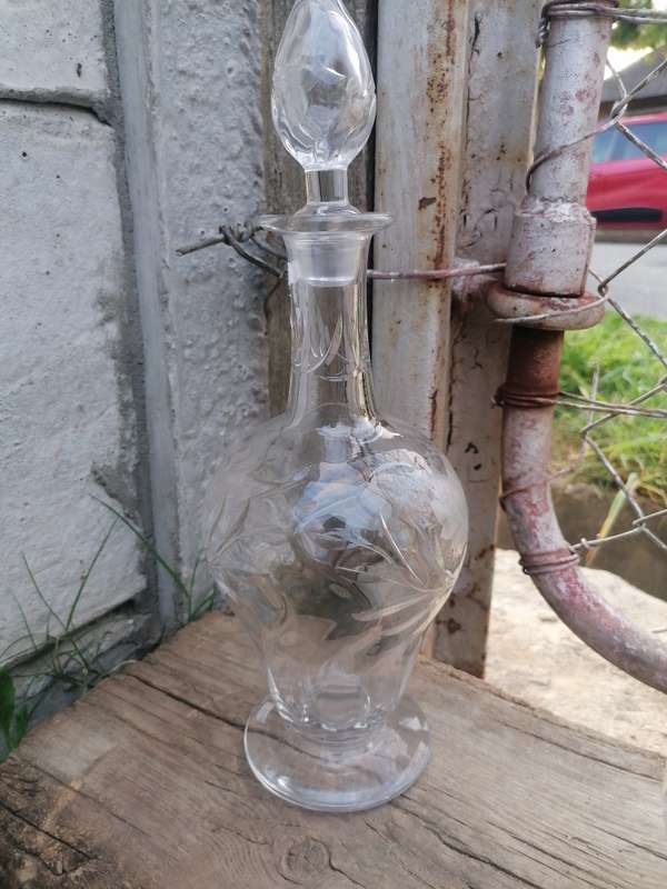 VINTAGE WEBB CRYSTAL -ENGLAND GLASS WINE DECANTER