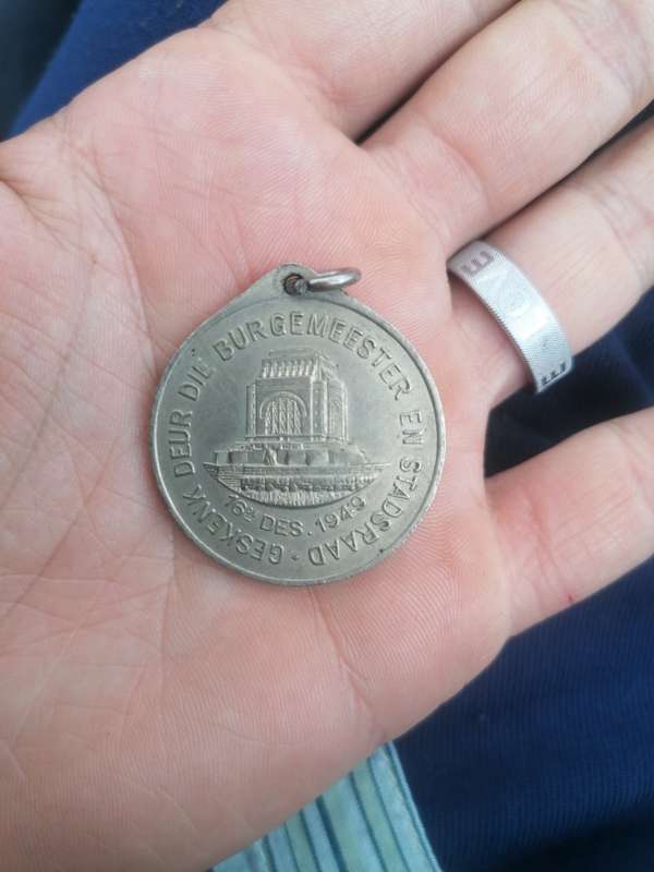 1949 VOORTREKKER MONUMENT MEDALLION - MAYOR & CITY COUNCIL OF JHB