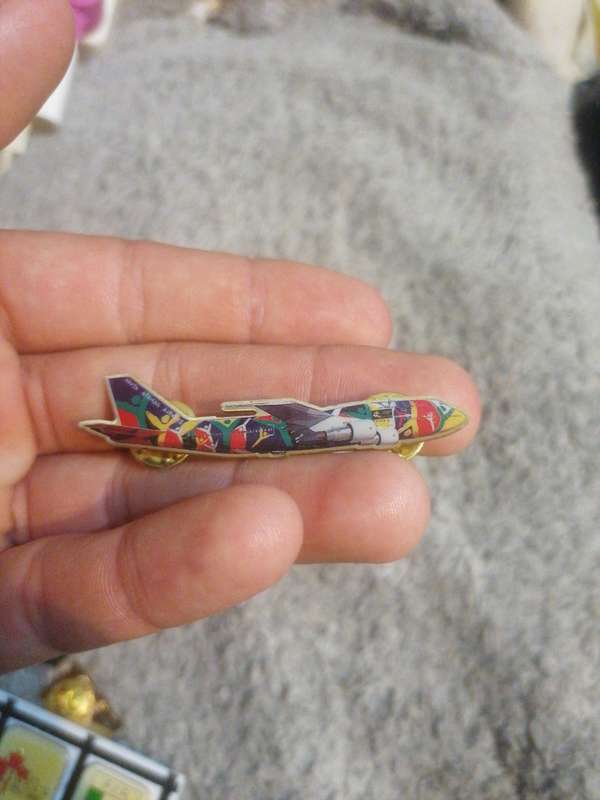 1995 rugby world cup airplane pin