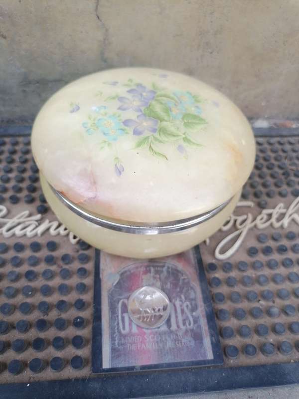 Vintage Genuine Alabaster Hand Carved Made in Italy Hinged Trinket Box