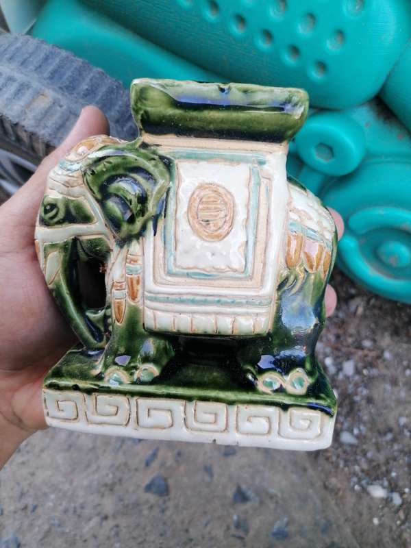 Ceramic/Pottery Mounted Elephant 12cm x 12cm
