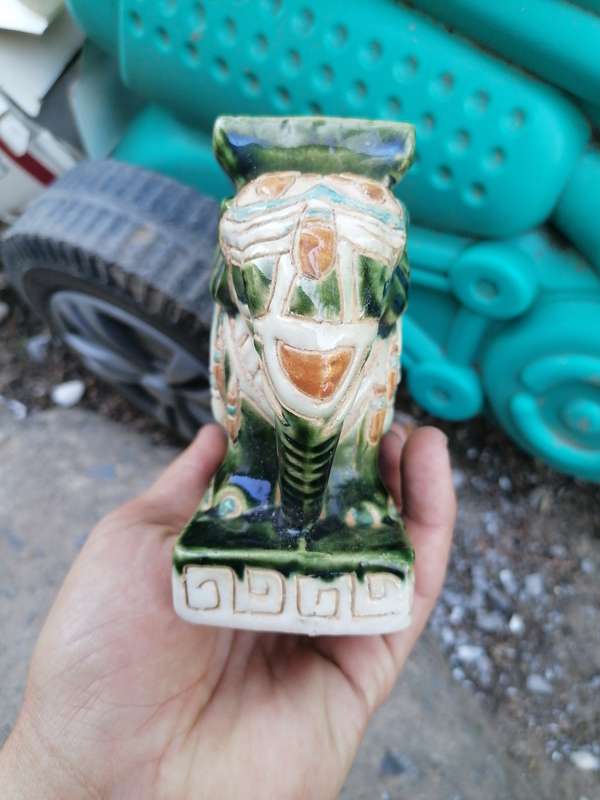 Ceramic/Pottery Mounted Elephant 12cm x 12cm
