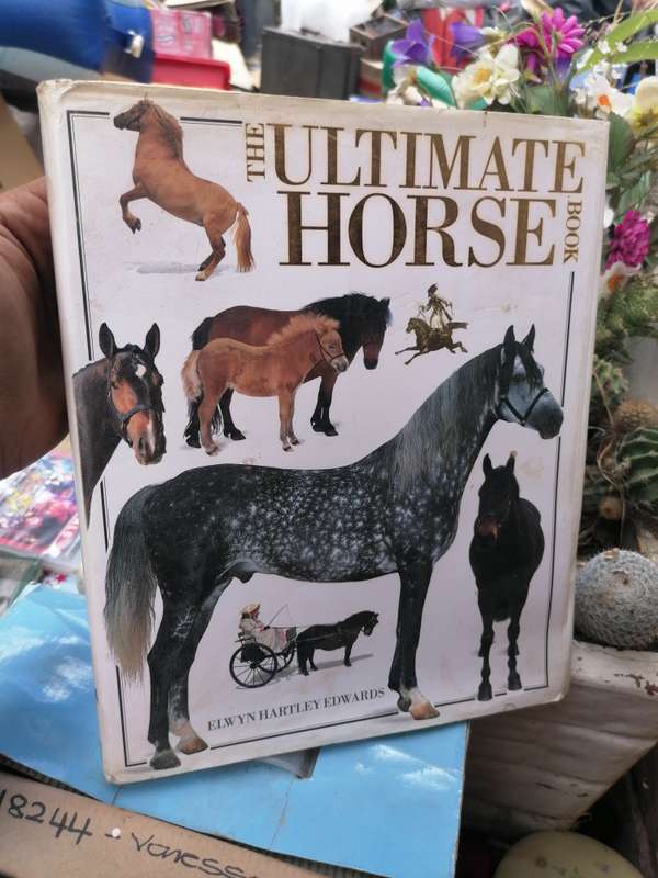 The ultimate horse book by Selwyn Hartley edwards