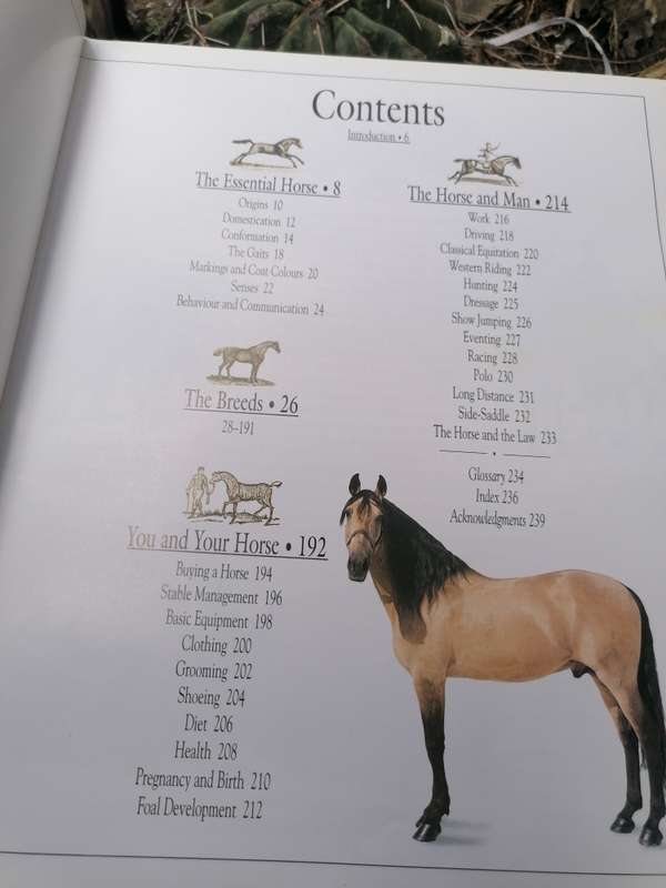 The ultimate horse book by Selwyn Hartley edwards