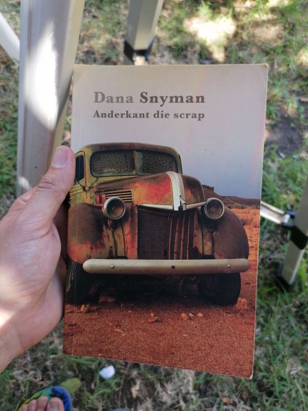 Op die agterpaaie / Dana Snyman