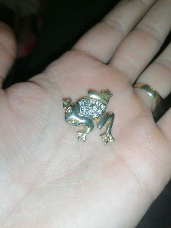 Vintage Gold Tone Metal & Clear Pave Set Rhinestones Frog Brooch