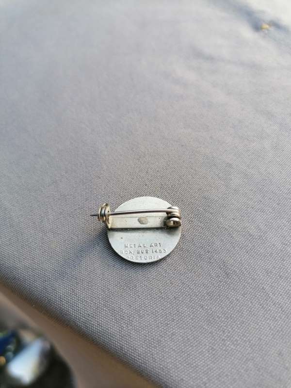 grond is lewe soil is life 1968 pin