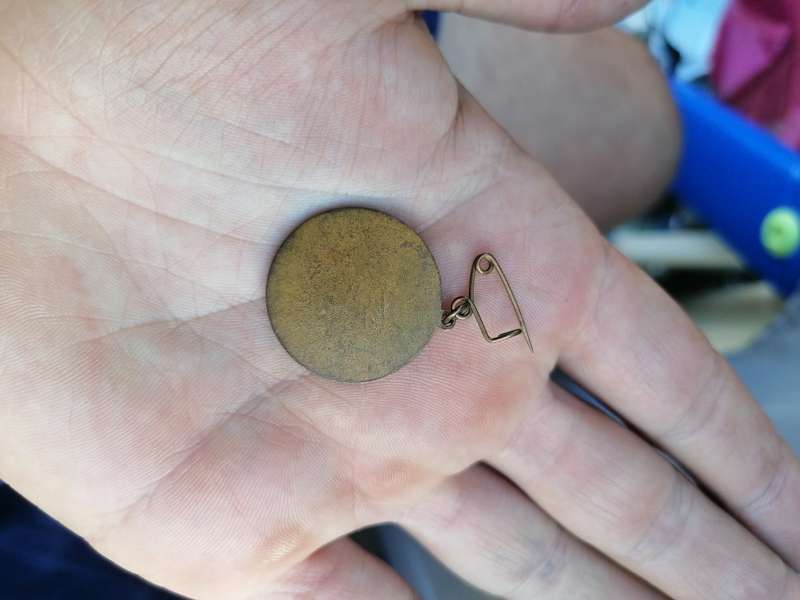 1652 1952 Enamel Jan van riebeeck pin