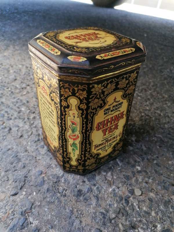 Vintage tea tin