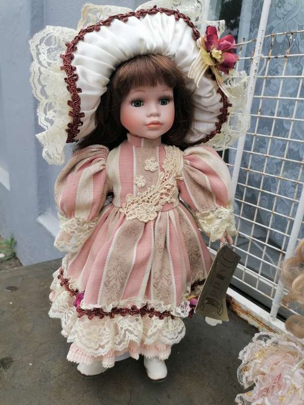 Limited edition Annabelle from Seymour Mann's Connoisseur Collection