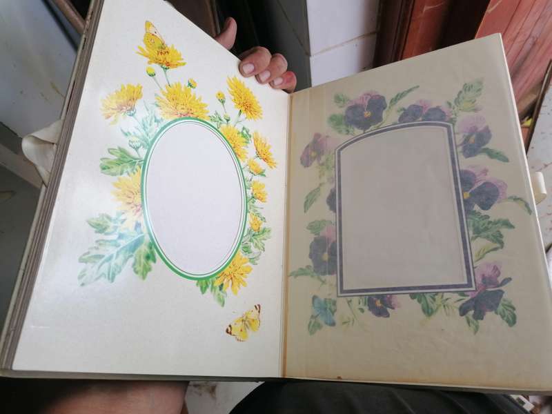 The Flower Garden PHOTO ALBUM