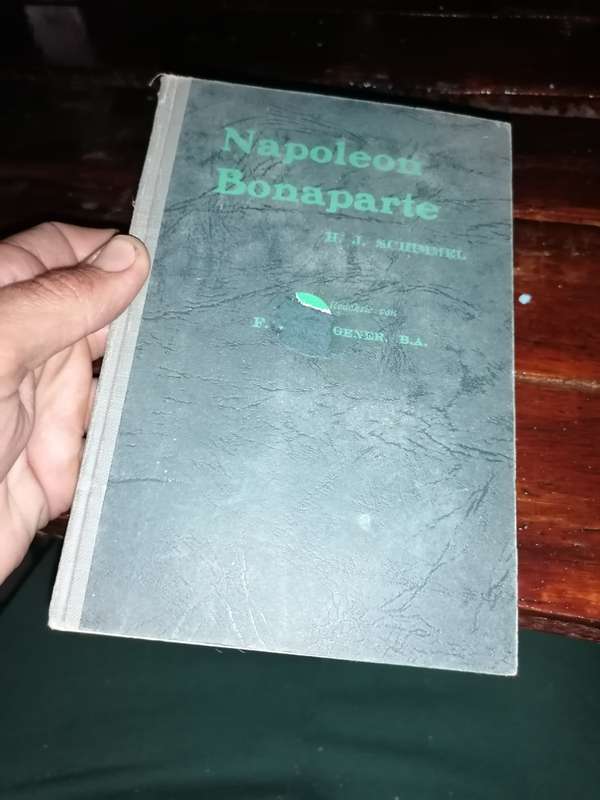 Napoleon Bonaparte  HJ SCHIMMEL