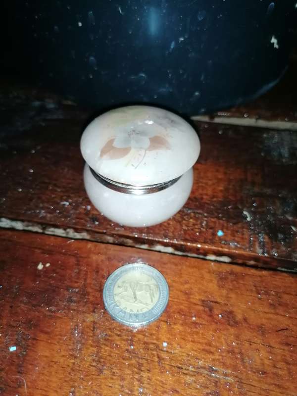 Small vintage Alabaster trinket box, Made in England