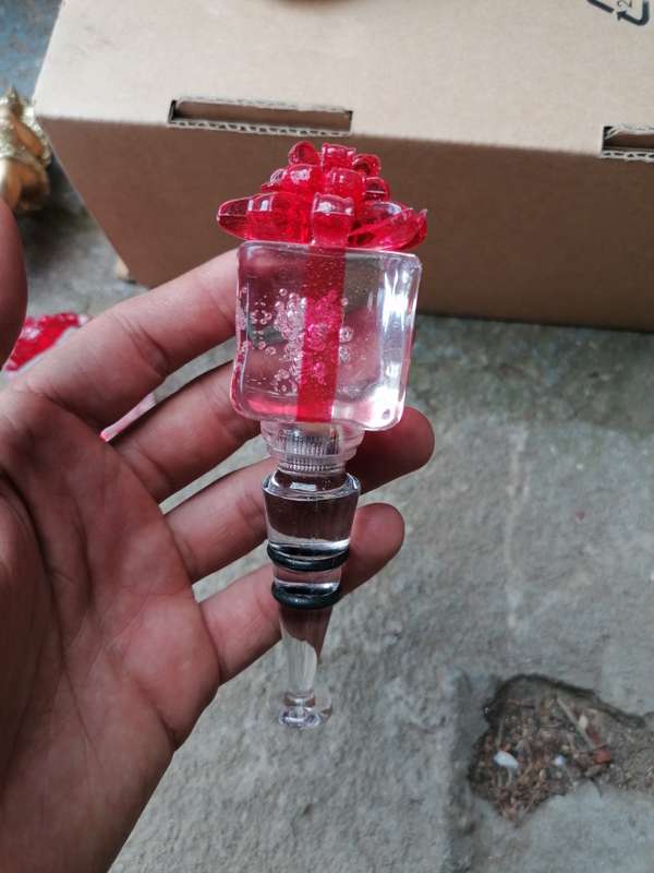 ACRYLIC CLEAR PACKAGE WITH RED BOW BOTTLE STOPPER