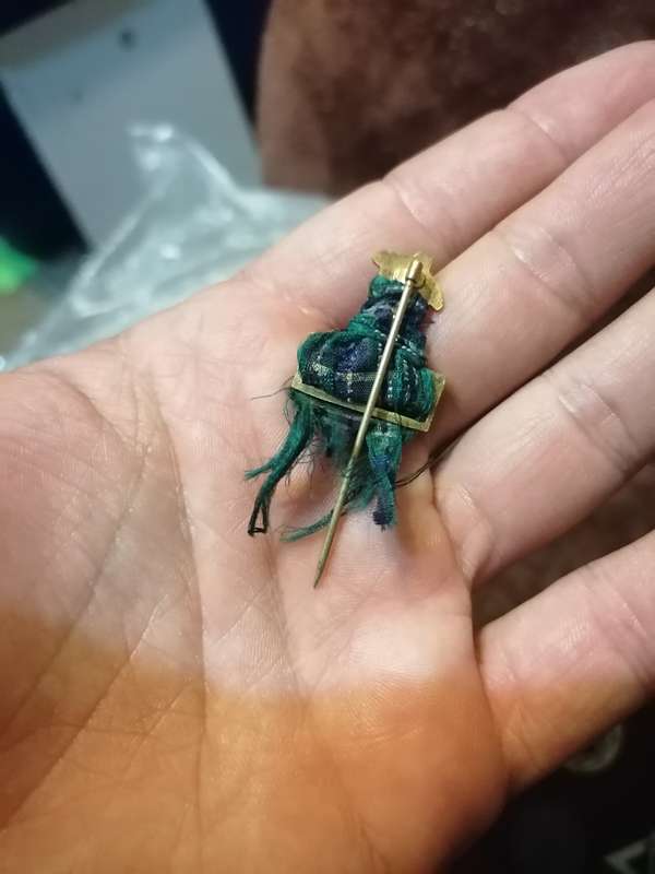DOUGLAS (British) enamel motorcycle bike badge lapel pin