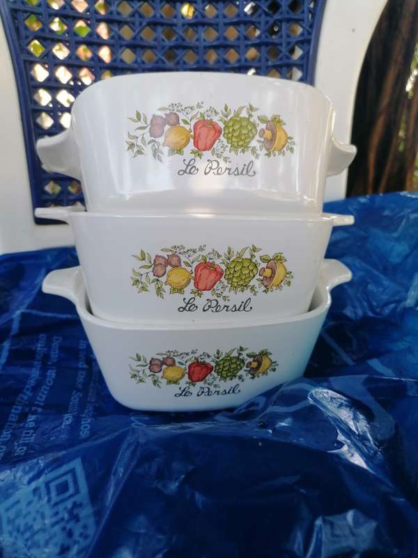 Vintage Corning Ware 700 ML. Le Persil Casserole Dishes