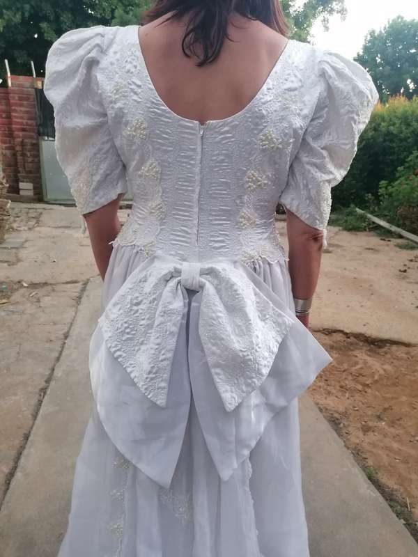 Vintage wedding dress size 36