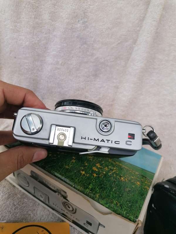 MINOLTA HI-MATIC 35MM COMPACT CAMERA WITH BOX