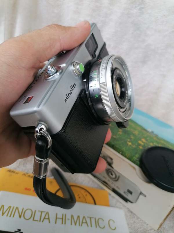 MINOLTA HI-MATIC 35MM COMPACT CAMERA WITH BOX