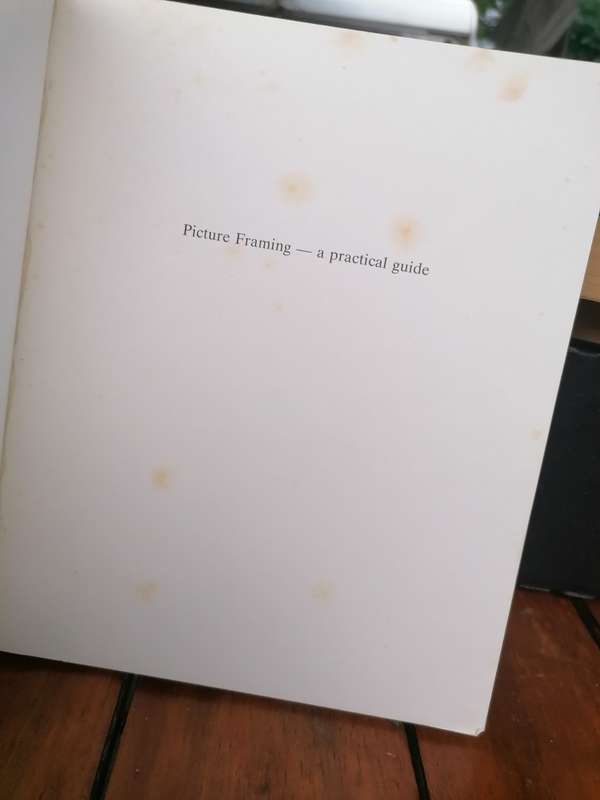 Picture Framing: A Practical Guide Book by Robert Self
