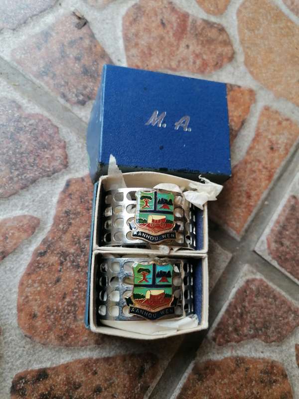 Set of AANHOU WEN Napkin rings