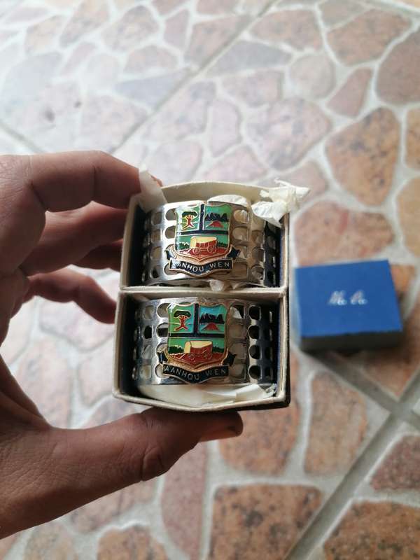 Set of AANHOU WEN Napkin rings