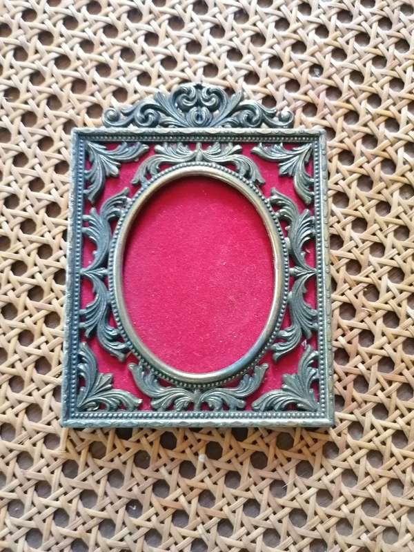 Small vintage frame made in Italy