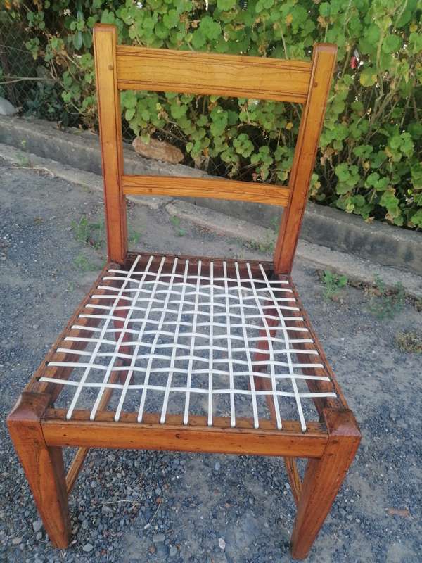 sandveld oak chair made by j. Becker. Must collect in Robertson western cape