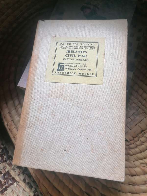 Softcover IRELAND'S CIVIL WAR CALTON YOUNGER  Printed by Vernon Lock Ltd. Provisional price 50s.