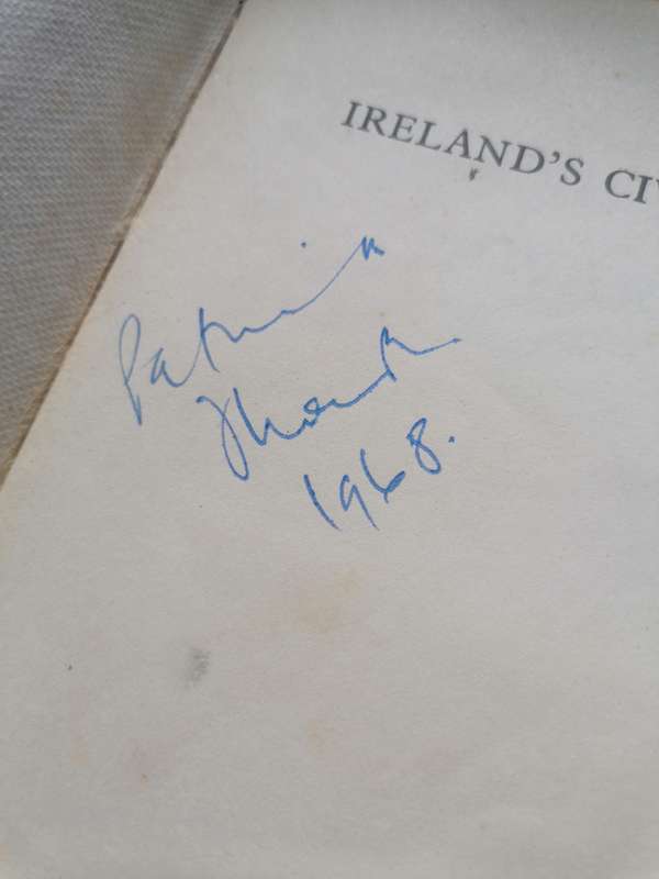 Softcover IRELAND'S CIVIL WAR CALTON YOUNGER  Printed by Vernon Lock Ltd. Provisional price 50s.