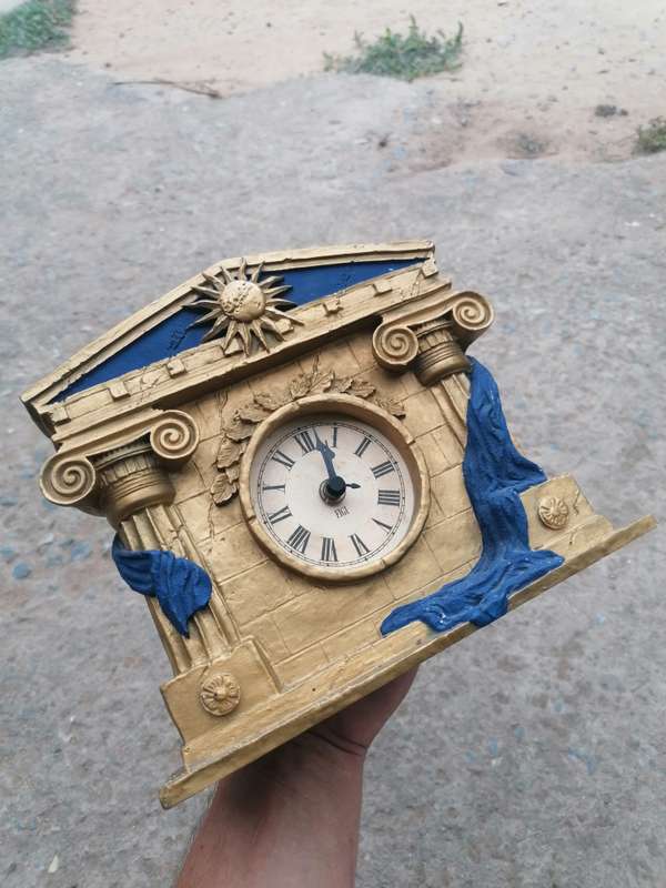 1994 FIGI GRAPHICS SAN DIEGO, CALIFORMA UB.A. TEMPLE CLOCK