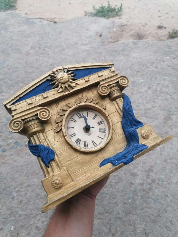 1994 FIGI GRAPHICS SAN DIEGO, CALIFORMA UB.A. TEMPLE CLOCK