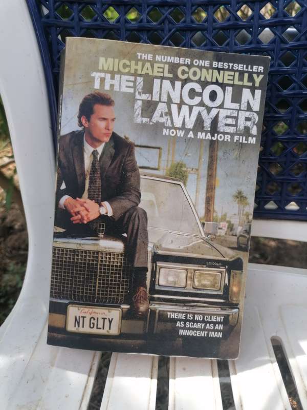The Lincoln Lawyer (Mickey Haller #1) by Michael Connelly