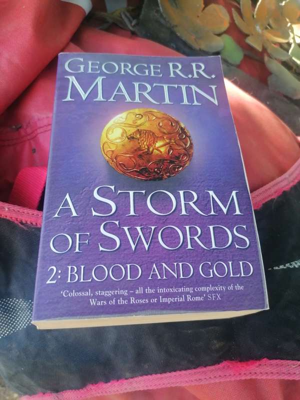 GEORGE R.R. MARTIN  A STORM OF SWORDS  2: BLOOD AND GOLD
