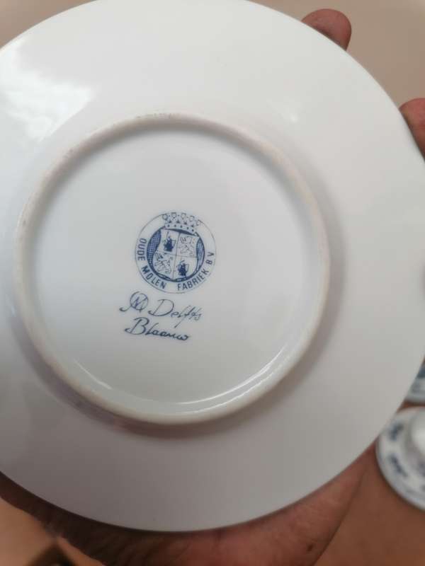 Delft blauw Holland tea set included jam holder Only one cup have a chip