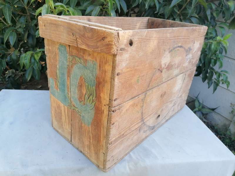 LAUREL PARAFFIN WOODEN CRATE
