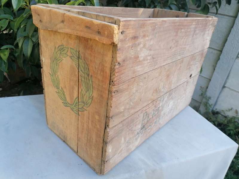 LAUREL PARAFFIN WOODEN CRATE